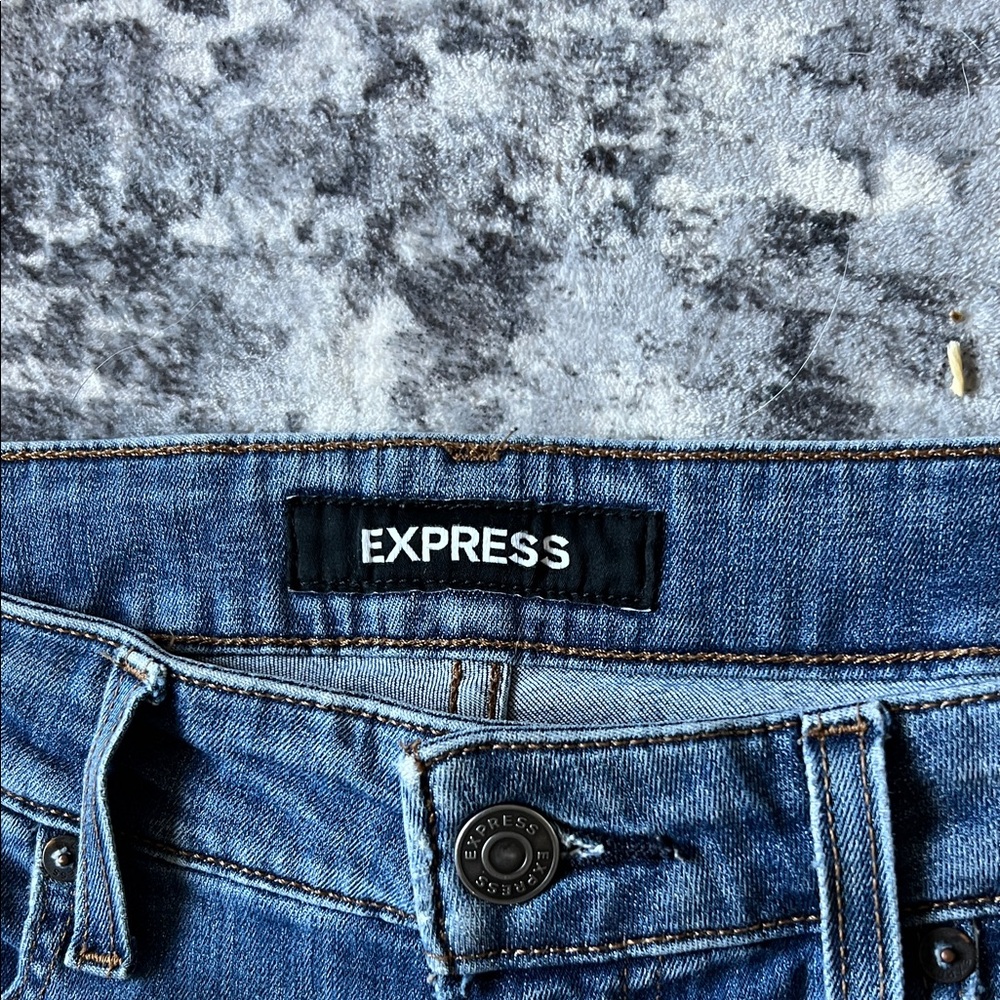Express Men's Distressed Slim Straight Jeans in Blue Wash - Picture 2 of 6